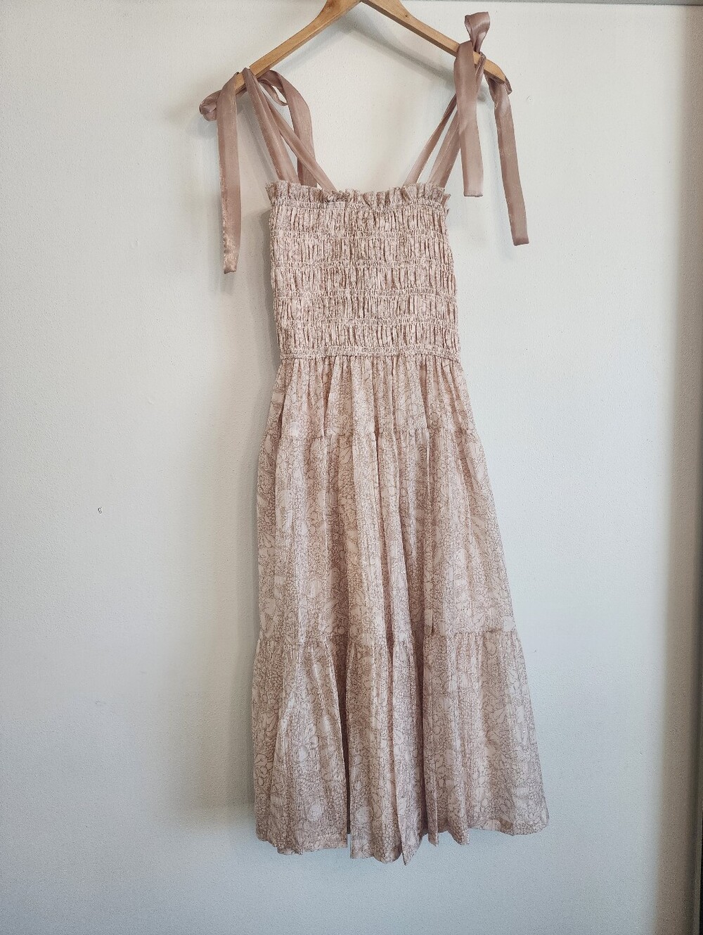 NWT En Saison Geraldine Maxi Dress Pink Champagne Smocked Tie Shoulder Tiered S - Picture 10 of 16
